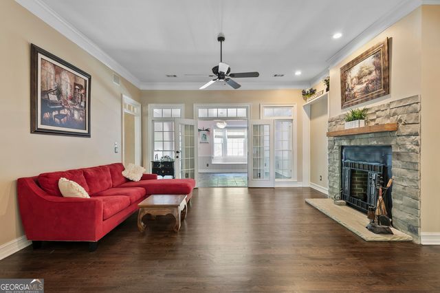 110 Dresden Place, Fayetteville, GA 30215
