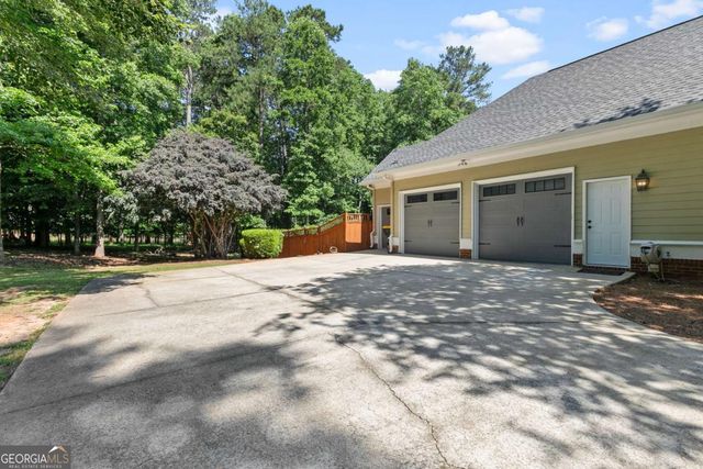 110 Dresden Place, Fayetteville, GA 30215