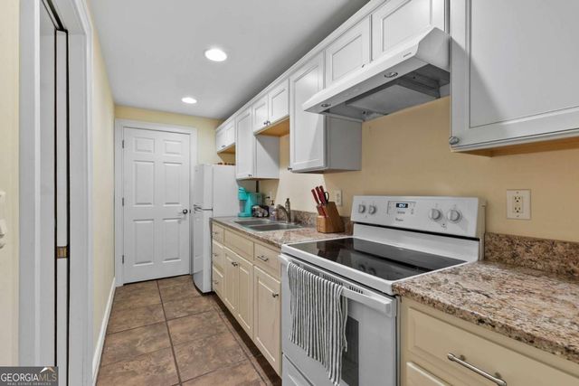 110 Dresden Place, Fayetteville, GA 30215