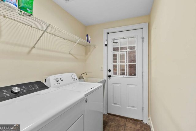 110 Dresden Place, Fayetteville, GA 30215