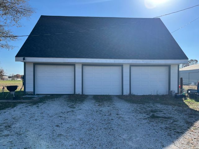 2258 E Buffalo Street, Bolivar, MO 65613