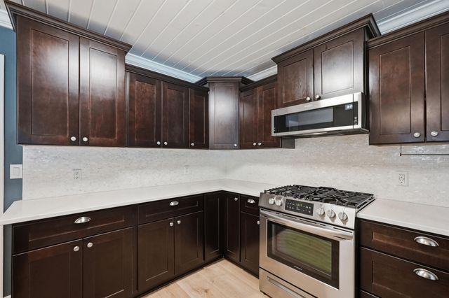 102 Kinsey Court, Valparaiso, FL 32580
