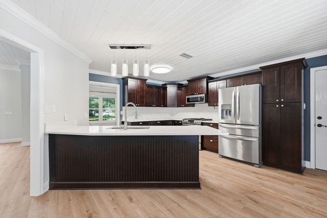102 Kinsey Court, Valparaiso, FL 32580