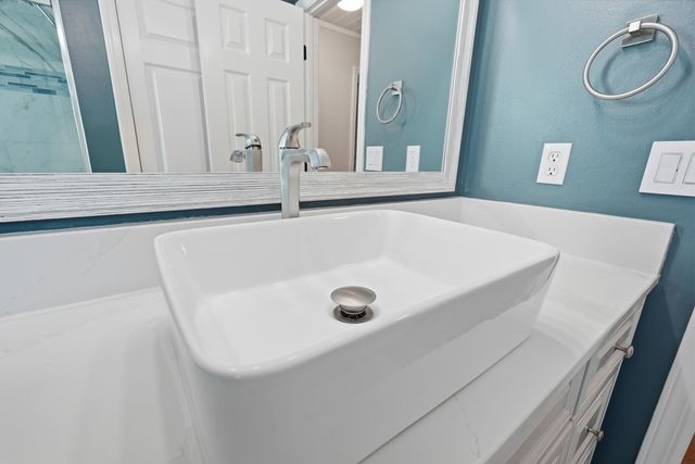 102 Kinsey Court, Valparaiso, FL 32580