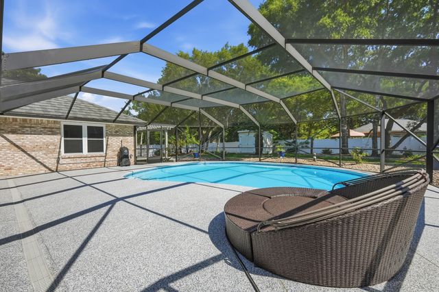 102 Kinsey Court, Valparaiso, FL 32580