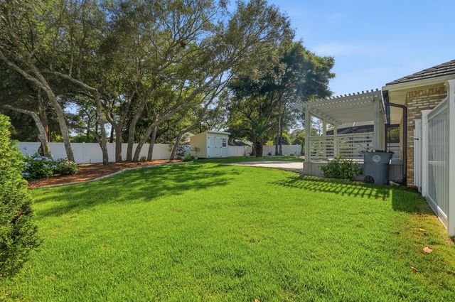 102 Kinsey Court, Valparaiso, FL 32580