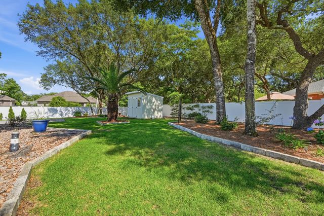 102 Kinsey Court, Valparaiso, FL 32580