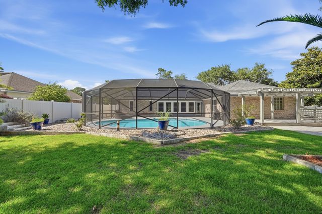 102 Kinsey Court, Valparaiso, FL 32580