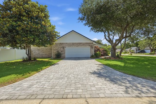 102 Kinsey Court, Valparaiso, FL 32580