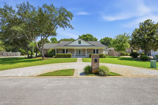 102 Kinsey Court, Valparaiso, FL 32580