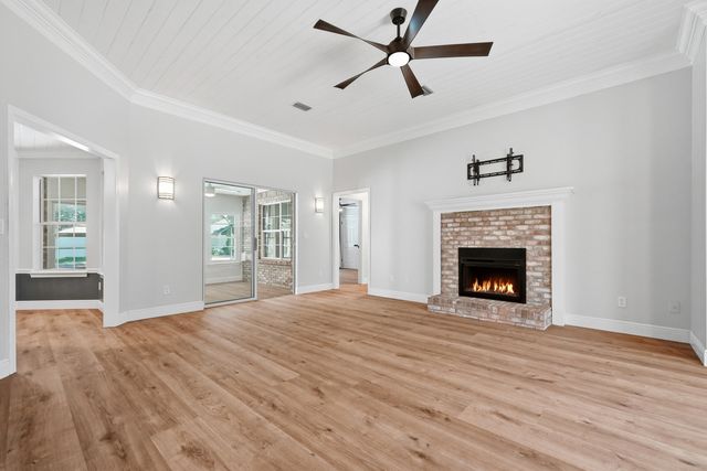 102 Kinsey Court, Valparaiso, FL 32580
