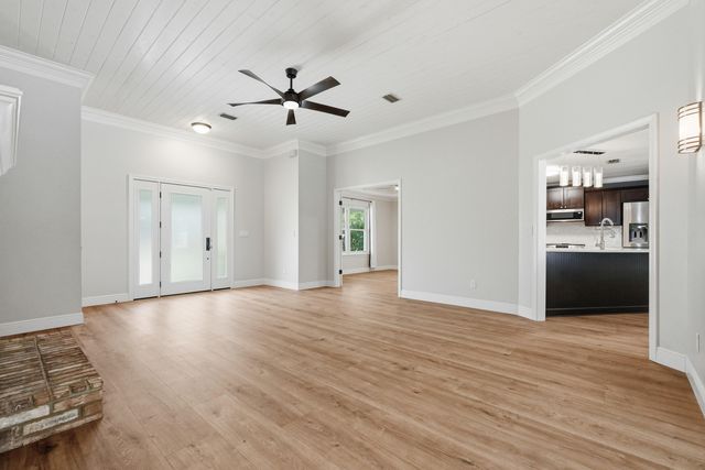 102 Kinsey Court, Valparaiso, FL 32580