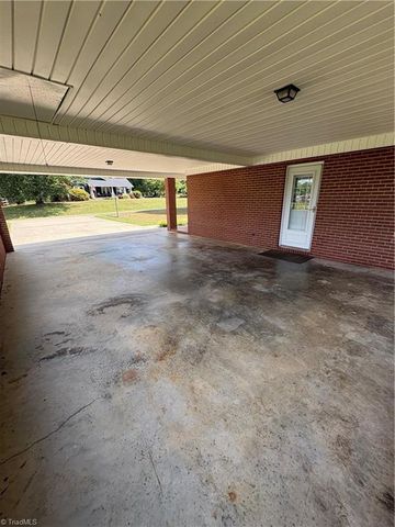 756 Welcome Home Ch Road, North Wilkesboro, NC 28659