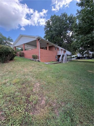 756 Welcome Home Ch Road, North Wilkesboro, NC 28659