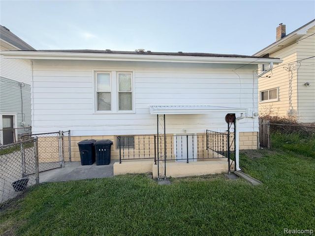 134 Michigan Avenue, Monroe, MI 48162