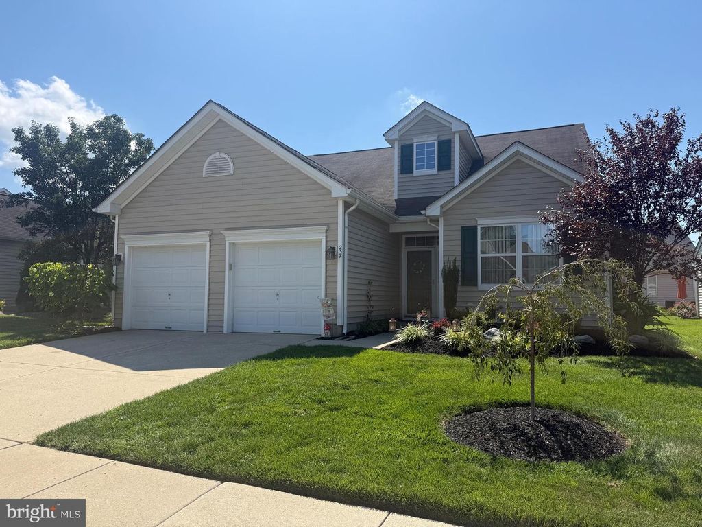 237 NIGHT HAWK CIRCLE, WEST DEPTFORD, NJ 08086 — exterior