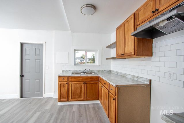 609 E Freeport, Caldwell, ID 83605