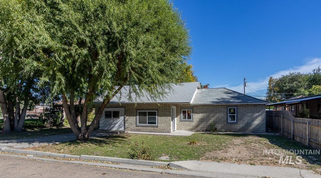 609 E Freeport, Caldwell, ID 83605