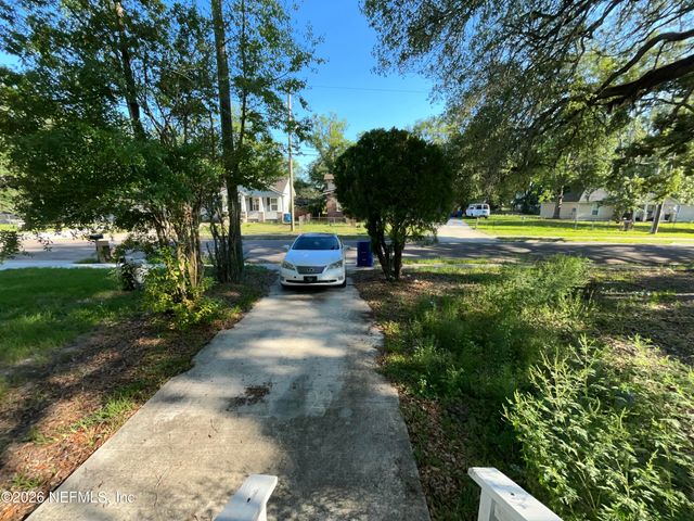 2017 TALLADEGA Road, Jacksonville, FL 32209