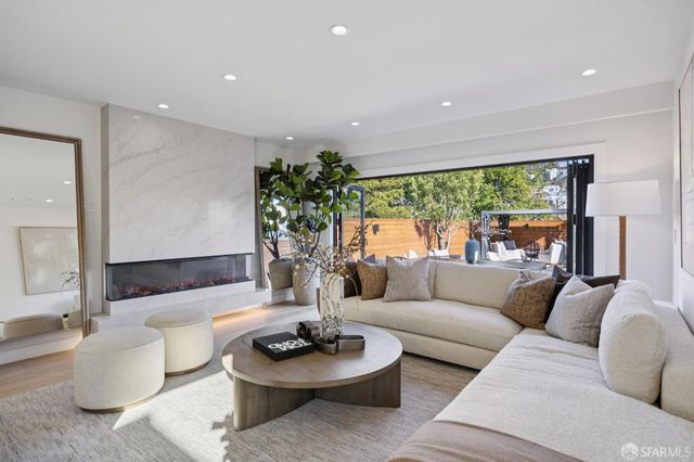 2020 20th Avenue, San Francisco, CA 94116