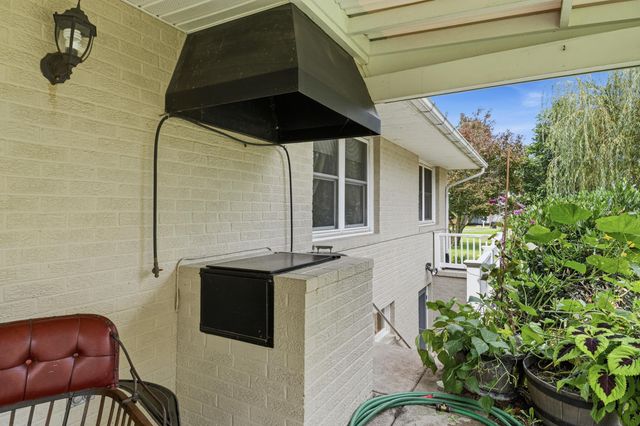 203 PALMYRA RD, Edinburg, VA 22824