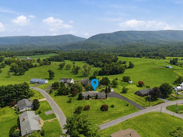 203 PALMYRA RD, Edinburg, VA 22824