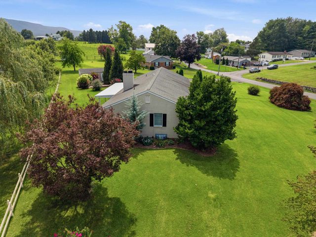 203 PALMYRA RD, Edinburg, VA 22824