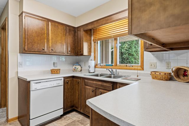 203 PALMYRA RD, Edinburg, VA 22824