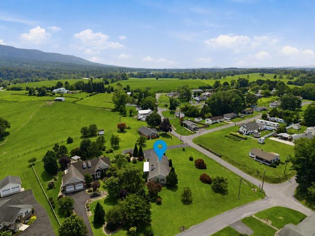 203 PALMYRA RD, Edinburg, VA 22824