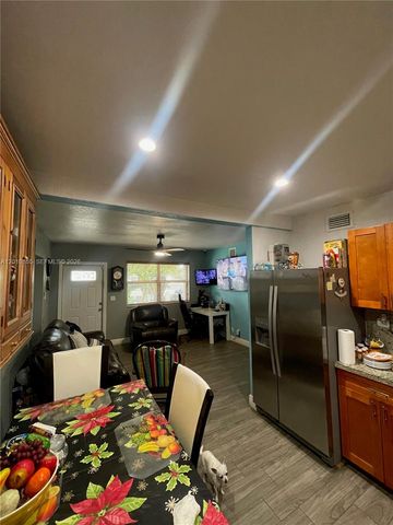 2144 NW 85th St, Miami, FL 33147