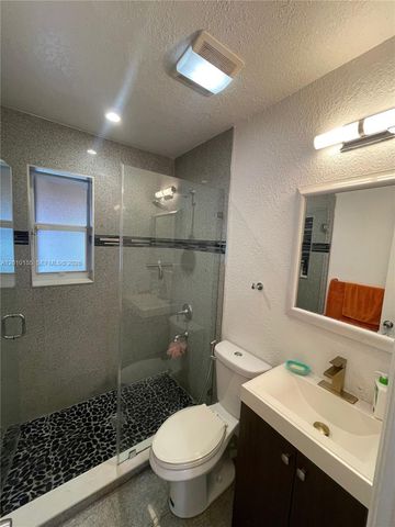 2144 NW 85th St, Miami, FL 33147