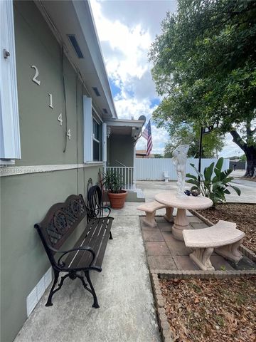 2144 NW 85th St, Miami, FL 33147