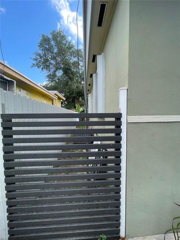 2144 NW 85th St, Miami, FL 33147