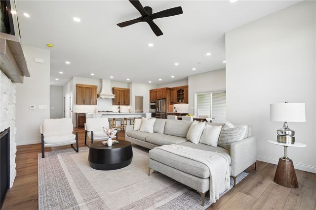 702 Lakeview Court, Tiffin, IA 52340