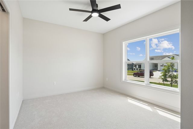 702 Lakeview Court, Tiffin, IA 52340