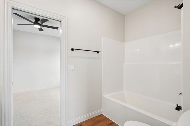 702 Lakeview Court, Tiffin, IA 52340