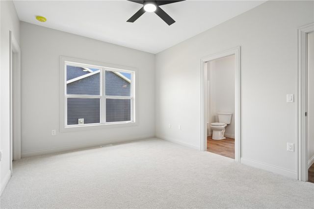 702 Lakeview Court, Tiffin, IA 52340