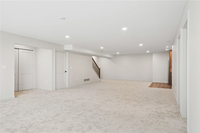 702 Lakeview Court, Tiffin, IA 52340