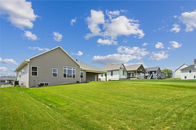 702 Lakeview Court, Tiffin, IA 52340