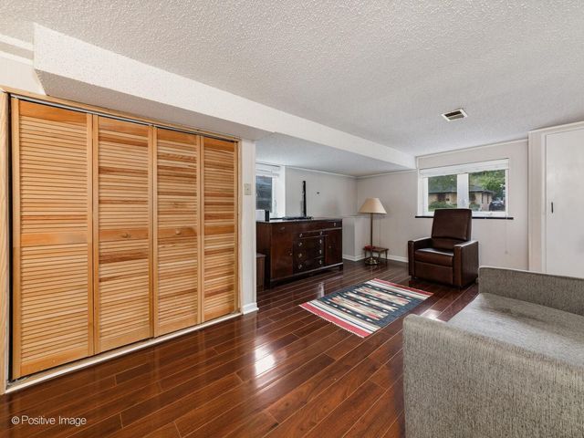 152 S Lombard Avenue, Lombard, IL 60148