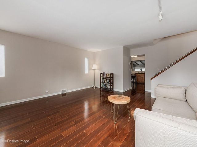152 S Lombard Avenue, Lombard, IL 60148