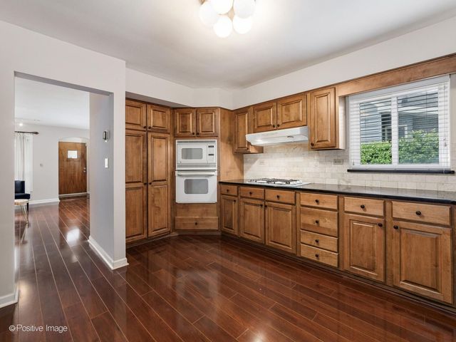 152 S Lombard Avenue, Lombard, IL 60148