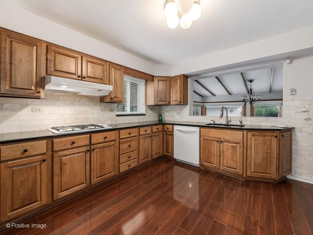 152 S Lombard Avenue, Lombard, IL 60148