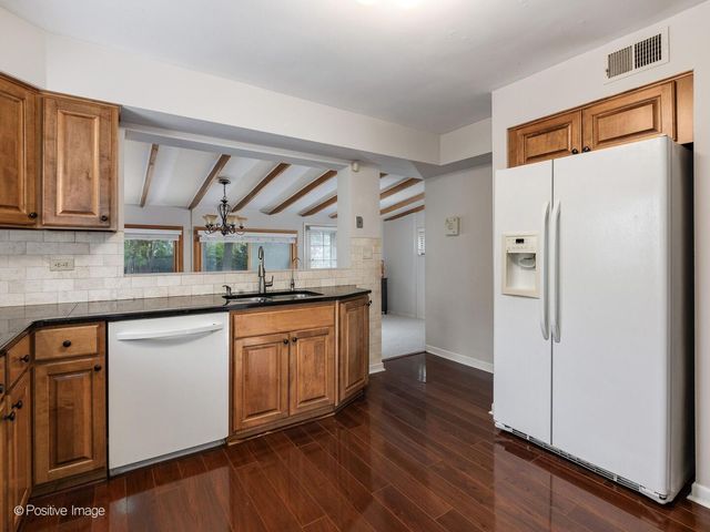 152 S Lombard Avenue, Lombard, IL 60148
