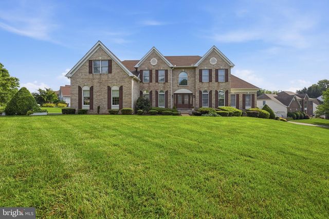 28 W PERIWINKLE LN, Newark, DE 19711