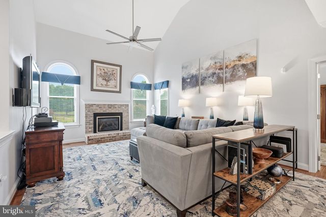 28 W PERIWINKLE LN, Newark, DE 19711