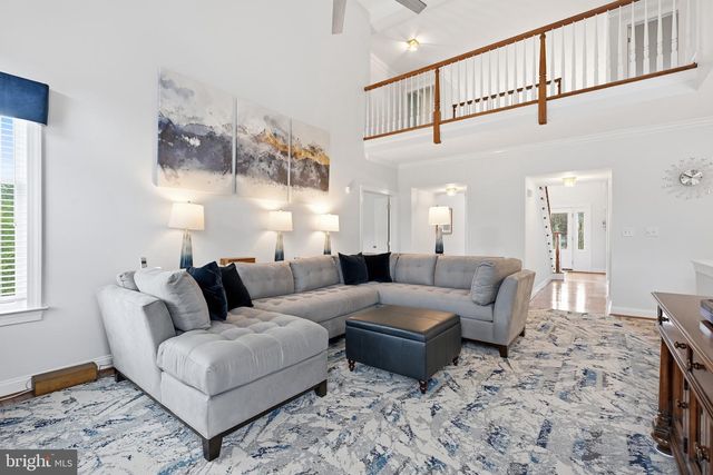 28 W PERIWINKLE LN, Newark, DE 19711