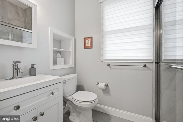 28 W PERIWINKLE LN, Newark, DE 19711