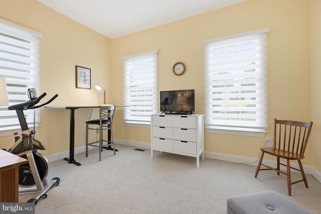 28 W PERIWINKLE LN, Newark, DE 19711