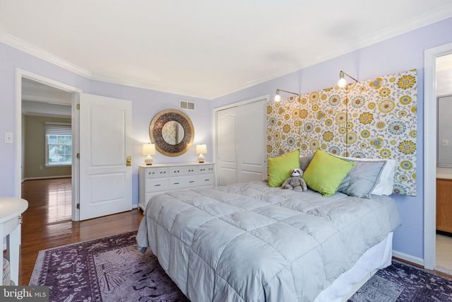 28 W PERIWINKLE LN, Newark, DE 19711